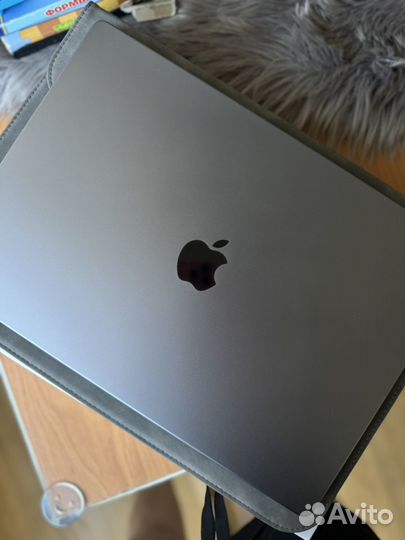 Apple MacBook Pro 16