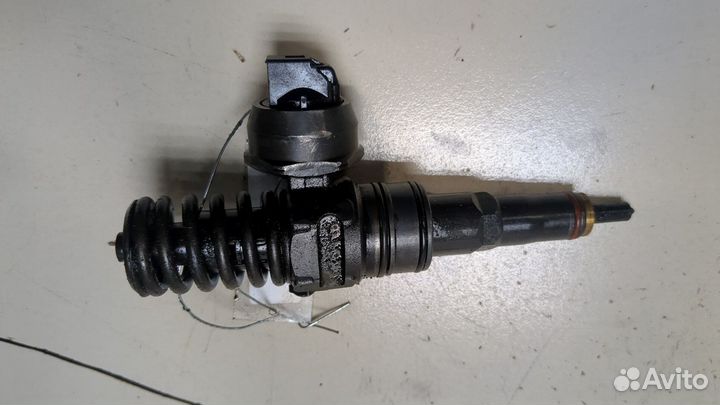 Форсунка топливная Volkswagen Transporter 5, 2005