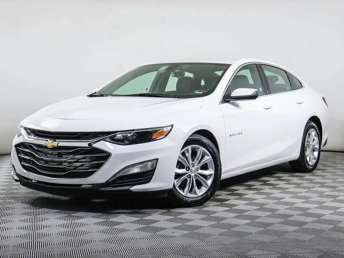 Chevrolet Malibu: фото владельца