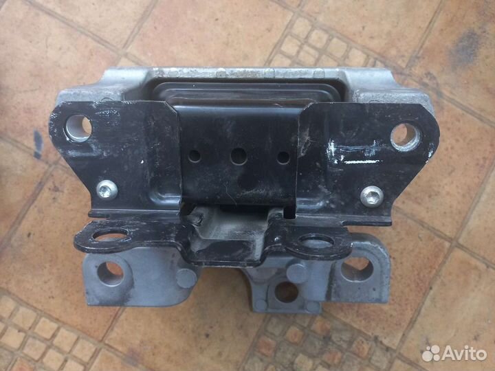 Подушка Мицубиси Аутлэндер 3