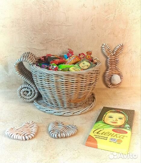 Плетёная кружка конфетница