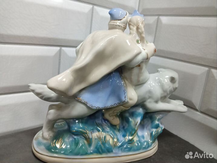 Статуэтка иван царевич на сером волке Гжель