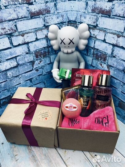 Подарочный бьюти набор с косметикой