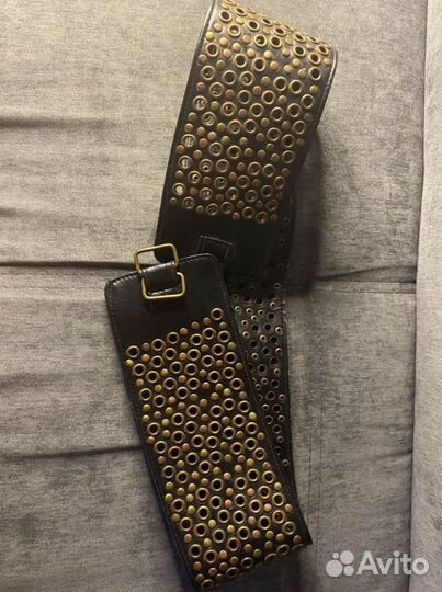 Широкий кожаный пояс