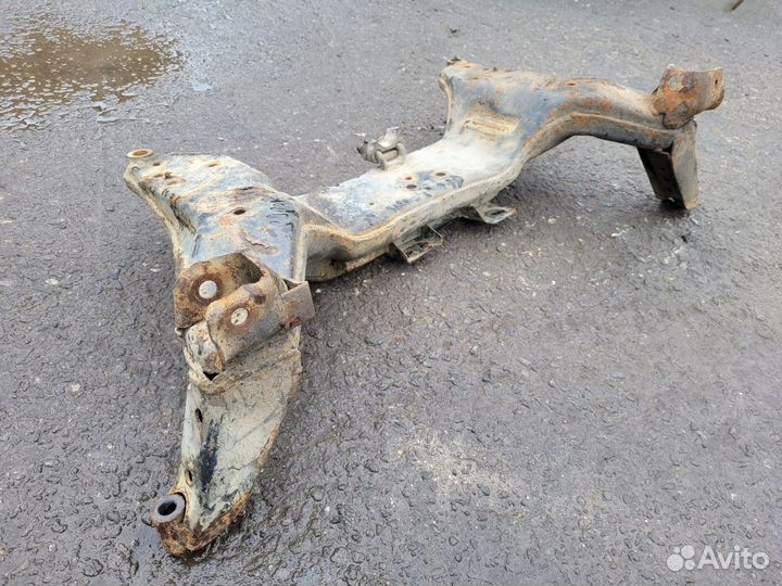 Подрамник передний на Nissan Almera B10 прав. руль