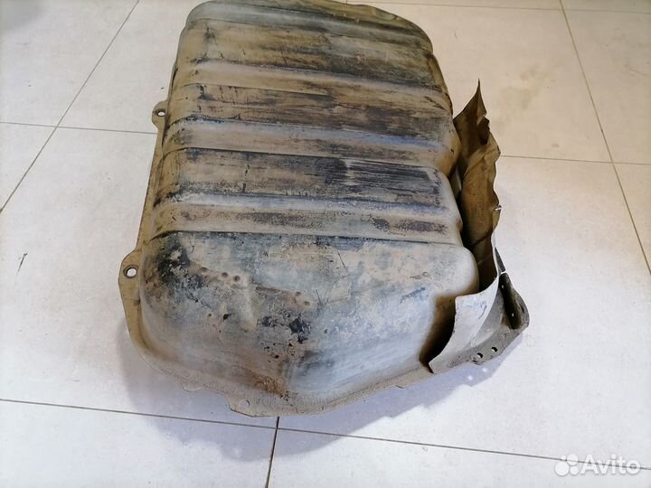 Бензобак Mitsubishi Lancer 8 1996-2003