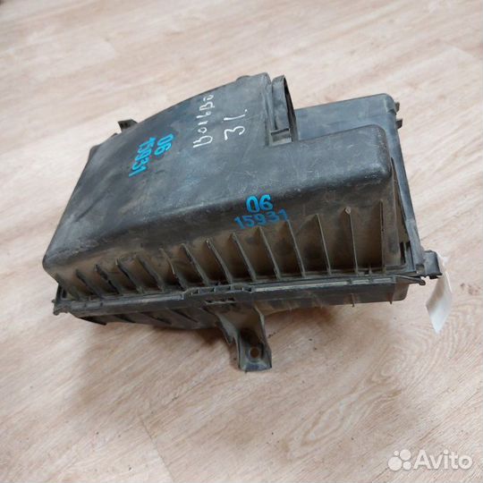 Корпус воздушного фильтра Volvo S80 1998-2006
