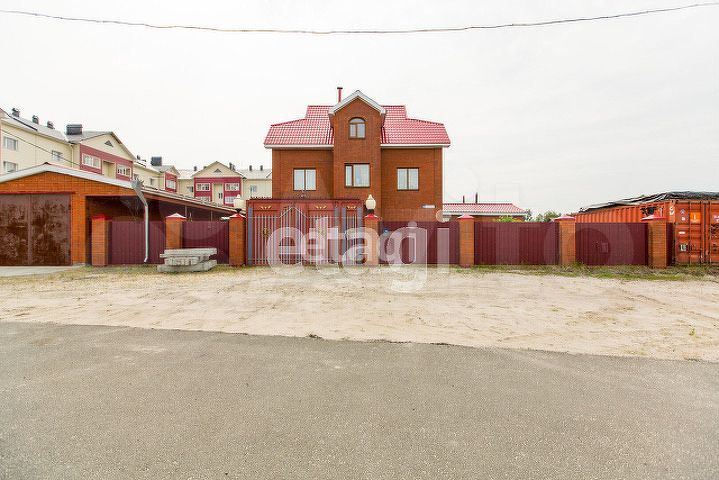 Дом 188 м² на участке 11 сот.