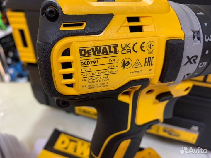 Дрель-шуруповерт dewalt DCD791P2 (18в) 2*5ач кейс