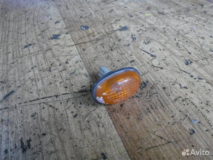 Повторитель поворота Hyundai Sonata IV (EF) 1998