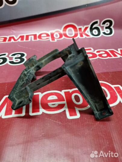 Кронштейн птф передний правый LADA Vesta