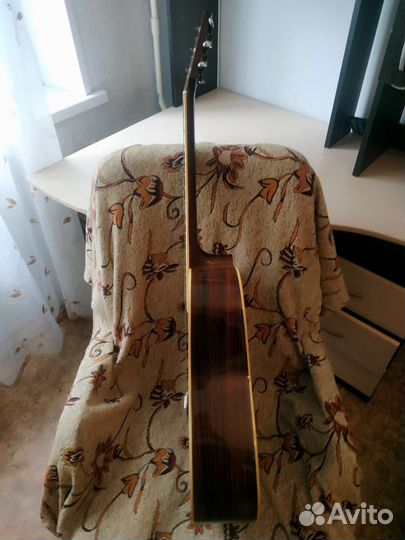 Акустическая гитара