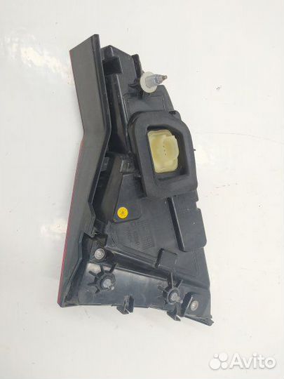 Б/У Б/У Фонарь крышки багажника левый 4H0945093K