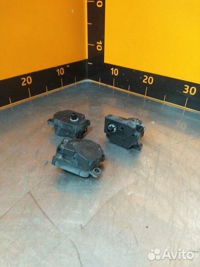 Электродвигатель привода заслонки отопителя \volvo