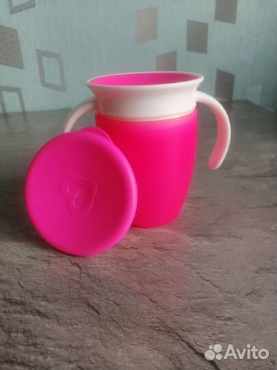 Поильник непроливайка munchkin