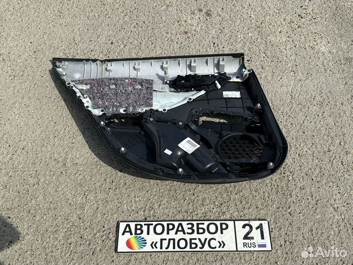 Обшивка двери зад прав Toyota Camry V70 оригинал