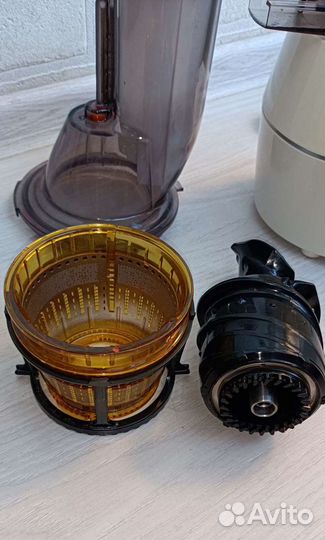 Шнековая соковыжималка Kitfort кт-1104-1