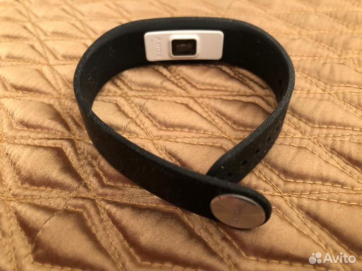 Cмарт браслет фитнес трекерSony smartband 2 SWR12