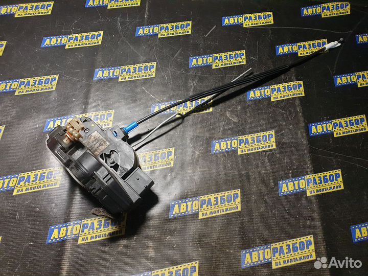 Замок двери передней левой Опель Астра J Круз