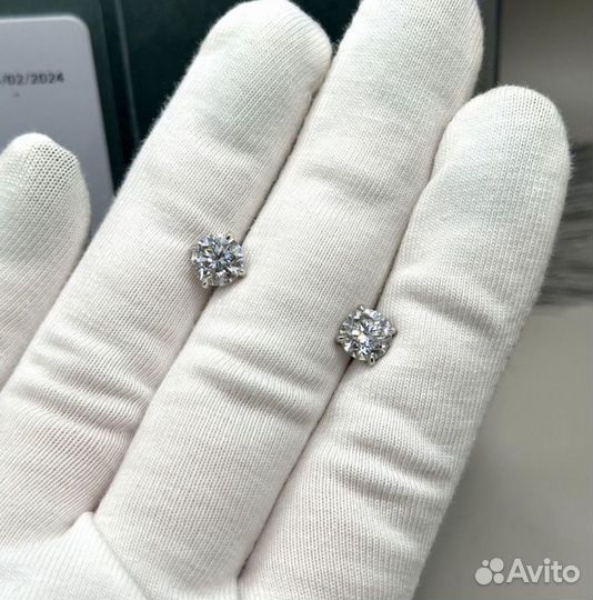 Новые золотые гвоздики с бриллиантами 2,19 ct