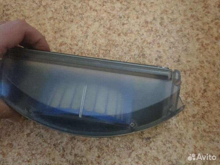 Пылесборник в сборе. Разные есть. Мотор в отл с