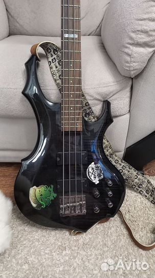 Басс гитара 4 струны