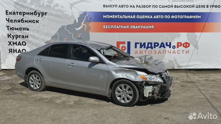 Обшивка крышки багажника Toyota Camry (XV40) 64719