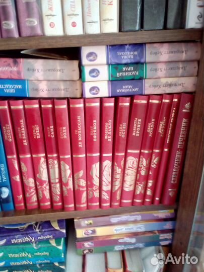 Энциклопедии, любовные романы и детективы