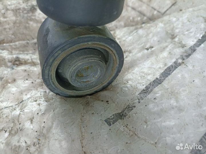 Стойка задняя правая Lexus Ls600Hl UVF46 2UR-FSE