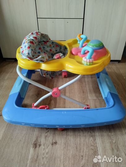 Сапоги, ходунки, столик для кормления