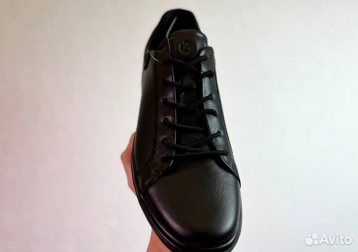 Кроссовки Ecco современные