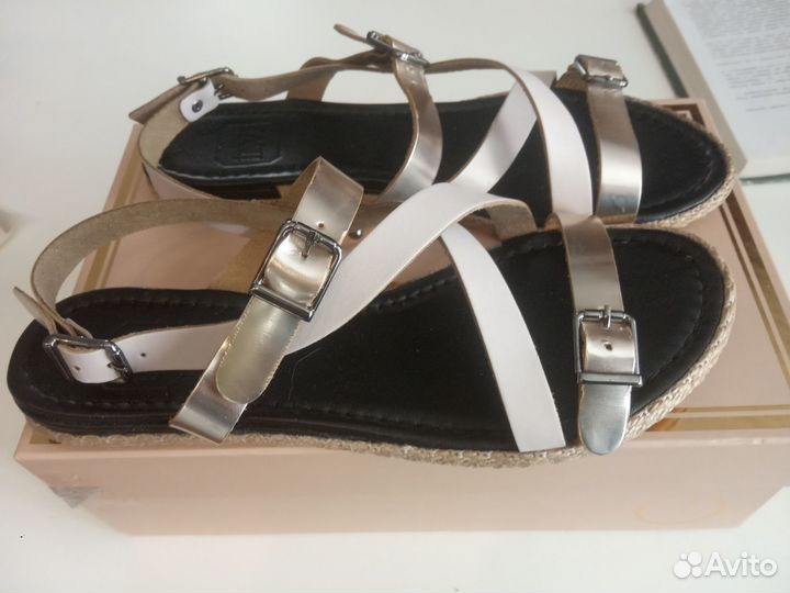 Сандали новые Ilvi