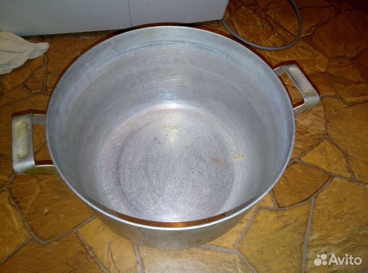 Кастрюли, казаны, формы, дуршлаги