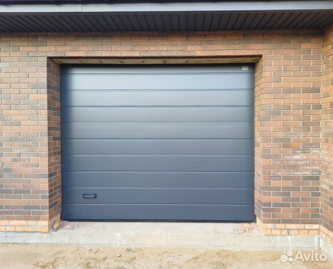 Секционные ворота под ключ