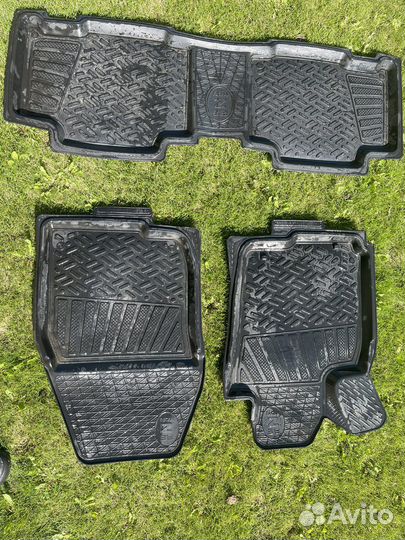 Резиновые коврики Toyota RAV-4