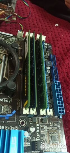 Материнская плата с процессором и памятью