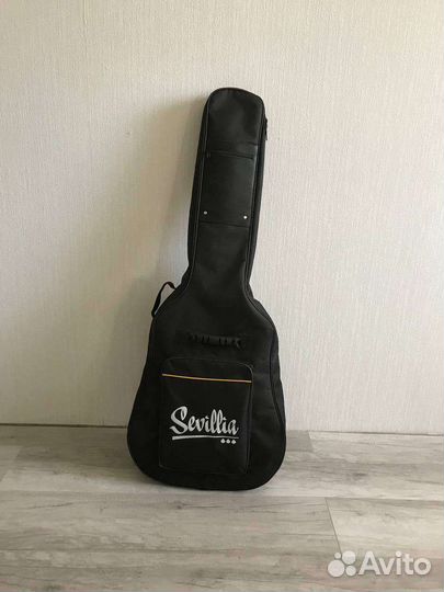 Акустическая гитара