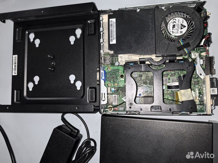 Неттоп (мини-пк) Lenovo m75q Ryzen 5 3400GE