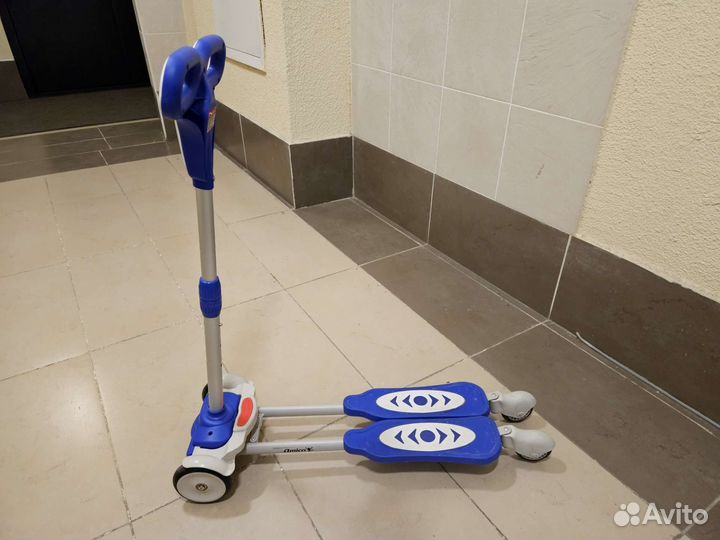 Самокат инерционный Amico от 3 лет