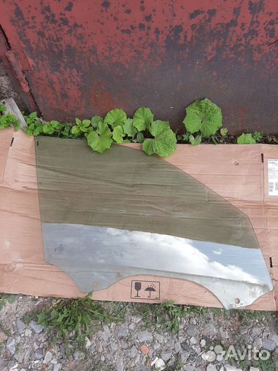 Стекло двери переднее левое и правое BMW X5E70