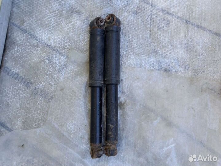 Рено сценик 2 -задние стойки