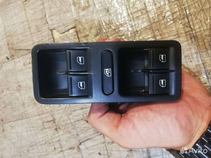 Стеклоподъемника трапеция (моторчик, кнопки) Поло