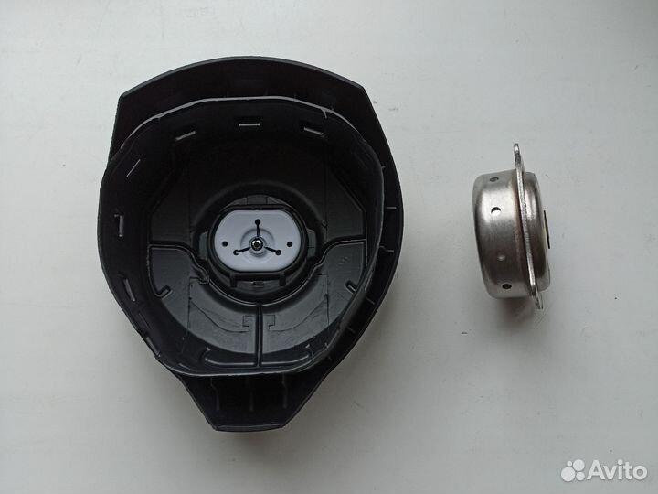 Подушка безопасности крышка + пиропатрон Nissan