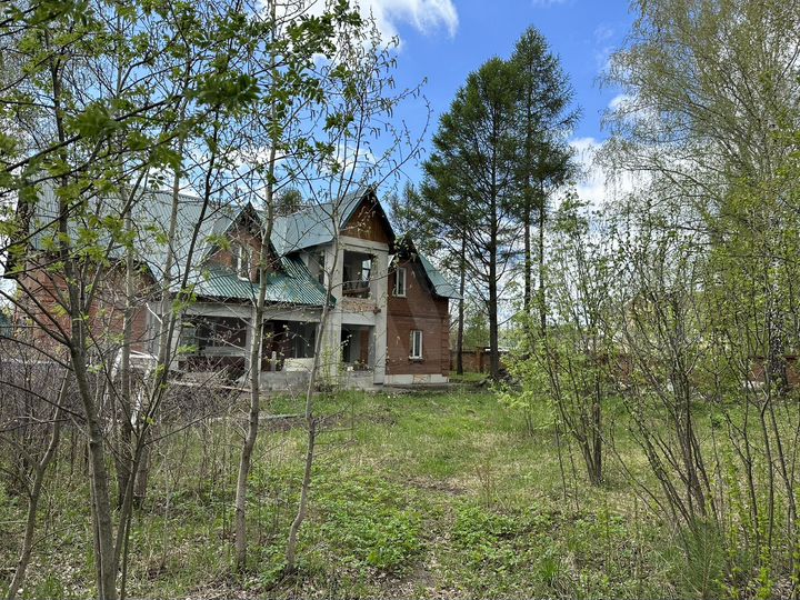 Дом 220 м² на участке 20 сот.