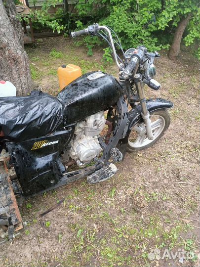 Трицикл десна 200