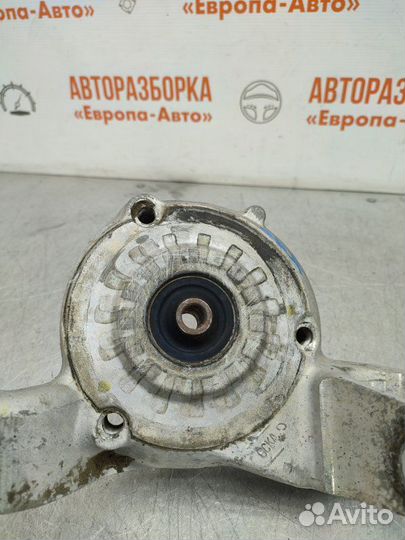 Опора под пружину передняя правая Cadillac Srx 4.6