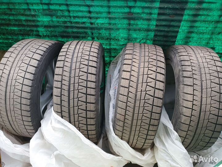 Bridgestone Blizzak Revo GZ 225/50 R17