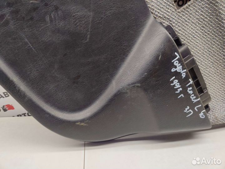 Обшивка двери задняя правая Toyota Tercel L40