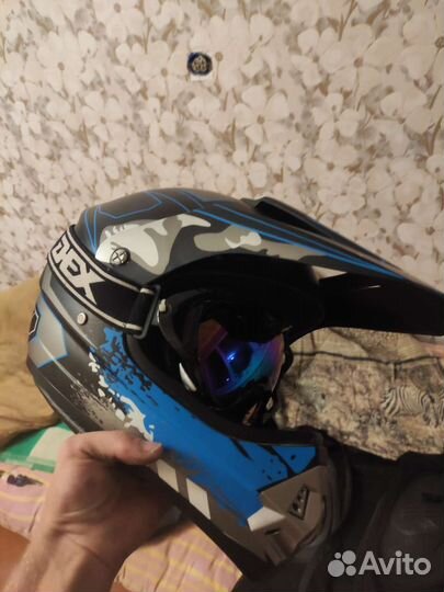 Продам кроссовый шлем и черепаху