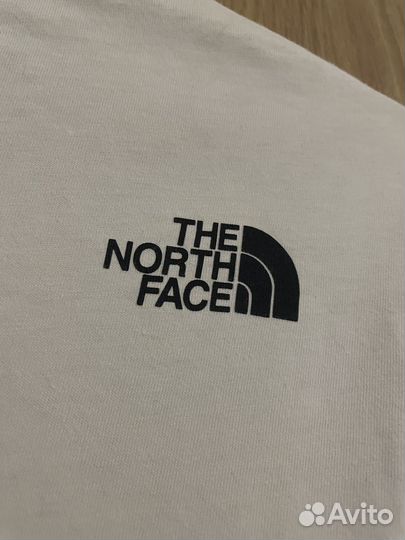 Футболка the north face белая